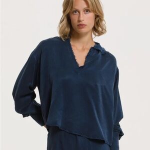 NWT Cali Dreaming Tip Top French Blue Navy Long Sleeve Button Cuff V-Neck Top